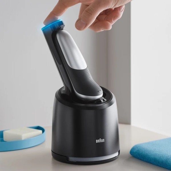 ⁦מנקה מכונות תספורת/גילוח בראון  4in1 SmartCare Cleaning Center for Braun Series 5, 6 and 7 electric shaver⁩ – תמונה ⁦2⁩